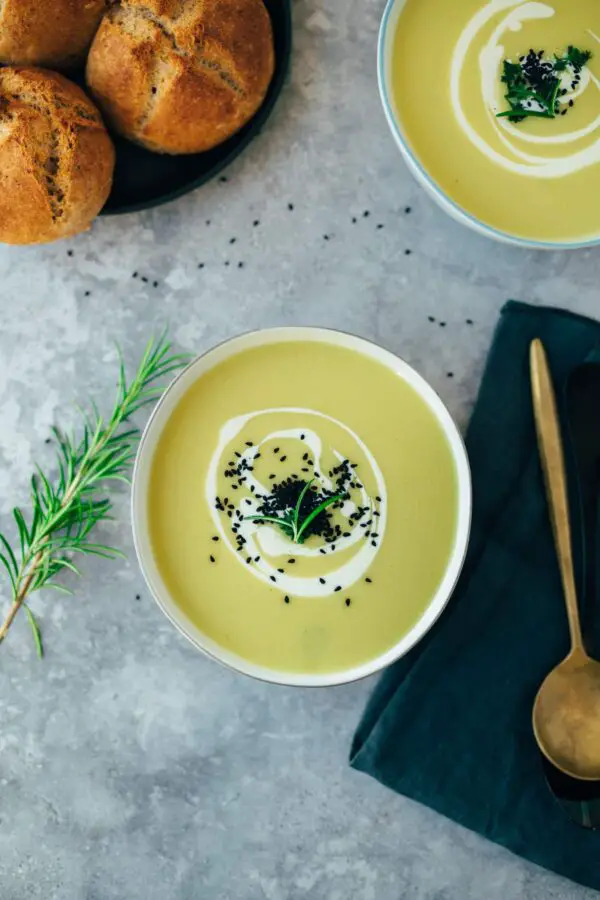 Vegane Kartoffel Lauch Suppe (30 Minuten) — VEGANE VIBES