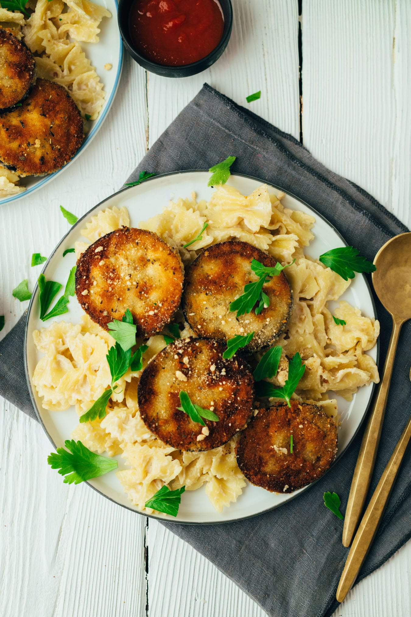 Knusprig Panierte Aubergine Mit Cremiger Pasta (30 Minuten)