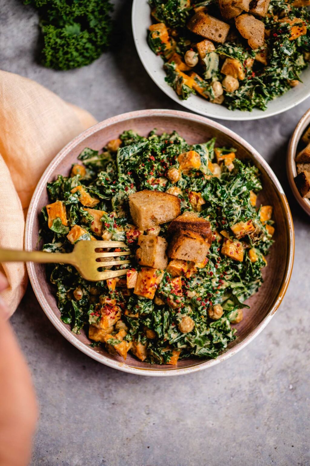 Veganer Salat mit Süßkartoffel und Grünkohl — VEGANE VIBES